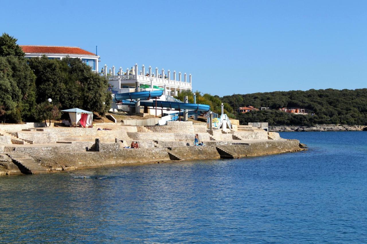 Apartments With A Swimming Pool Pula - 7356 Exteriér fotografie
