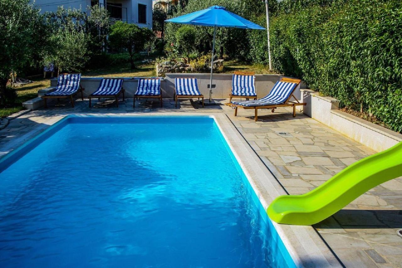 Apartments With A Swimming Pool Pula - 7356 Exteriér fotografie